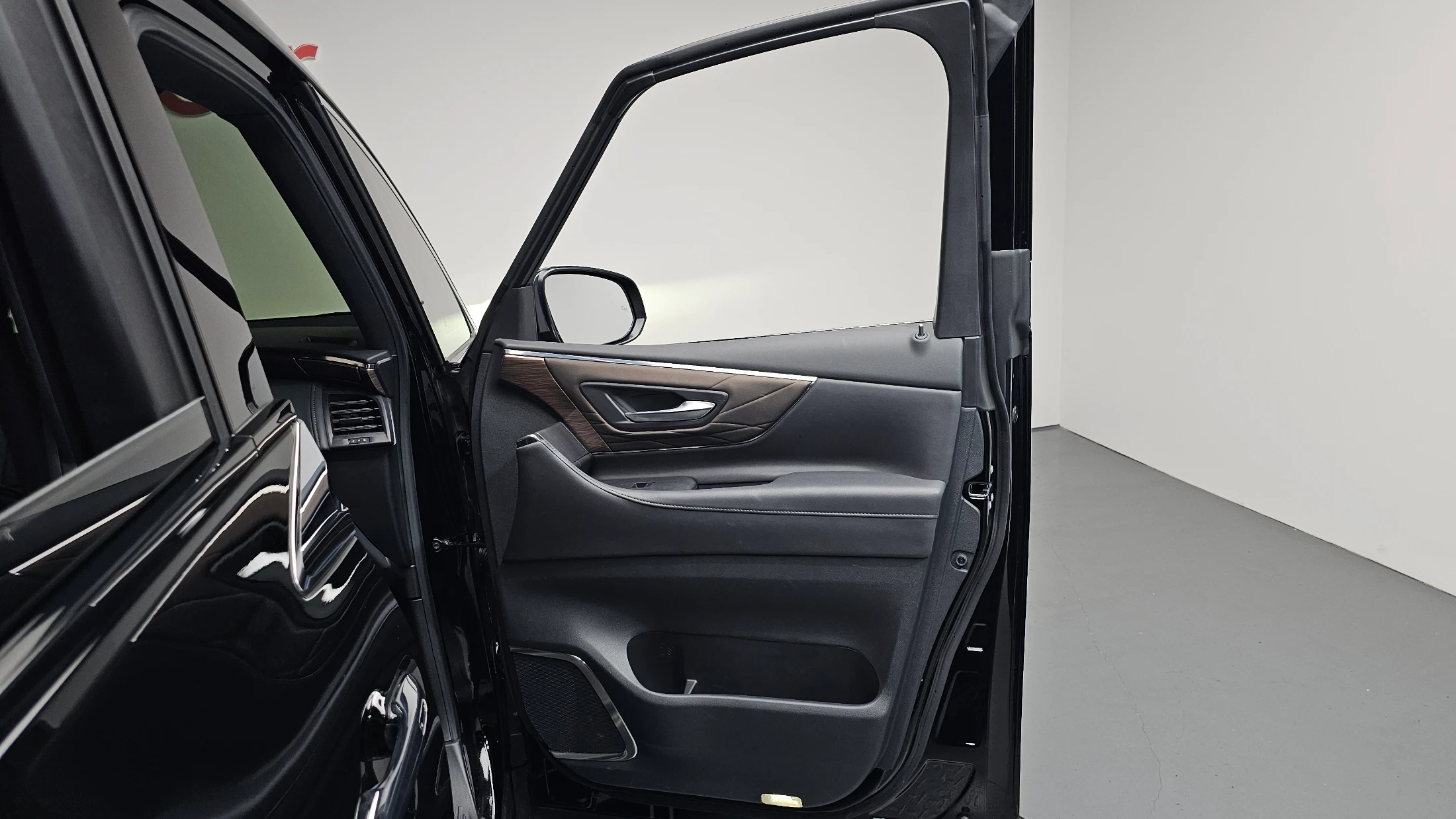 Toyota Alphard Alpad, 2025 — фото 25