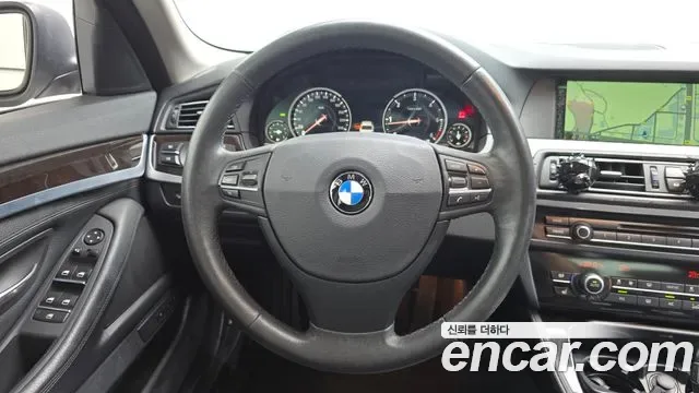 BMW 5-Series F10, 2013 — фото 13