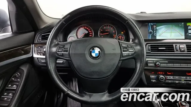 BMW 5-Series F10, 2010 — фото 13