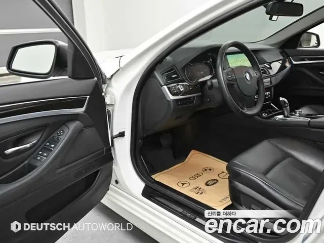 BMW 5-Series F10, 2013 — фото 11