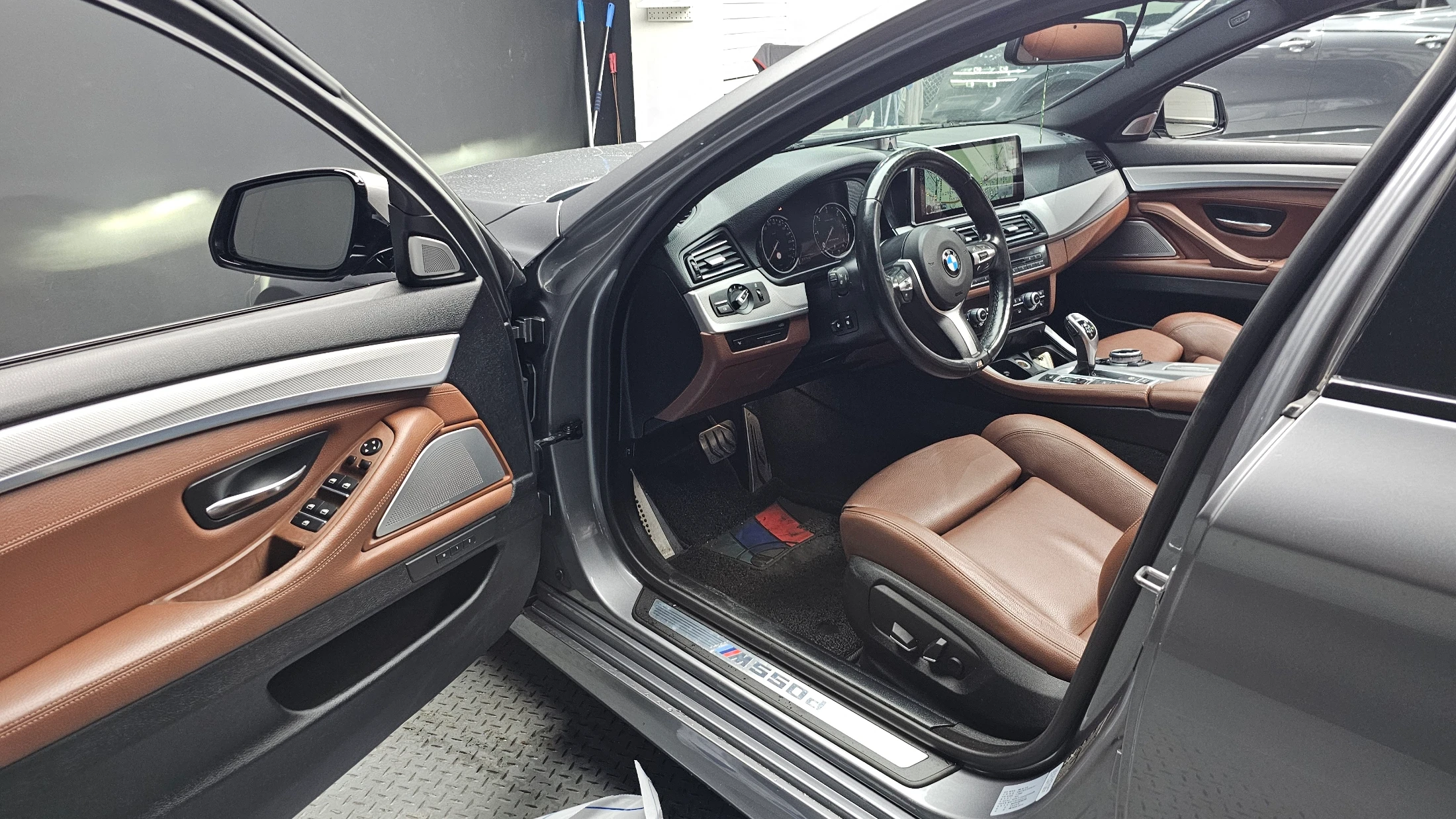 BMW 5-Series F10, 2014 — фото 10