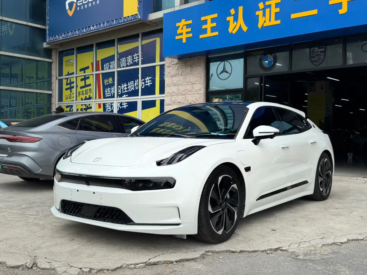 ZEEKR 001