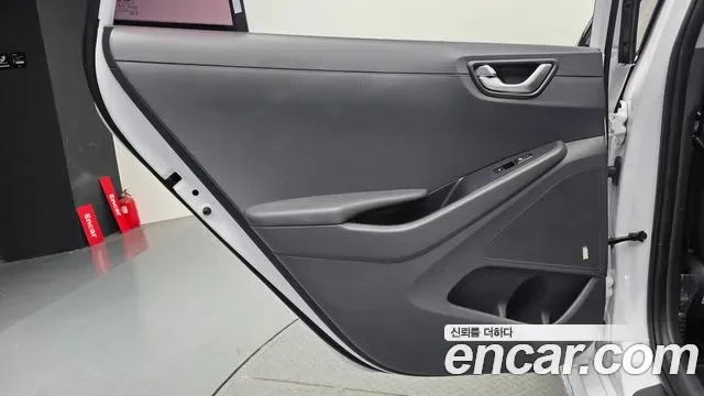 Hyundai Ioniq Ionic Electric, 2017 — фото 25
