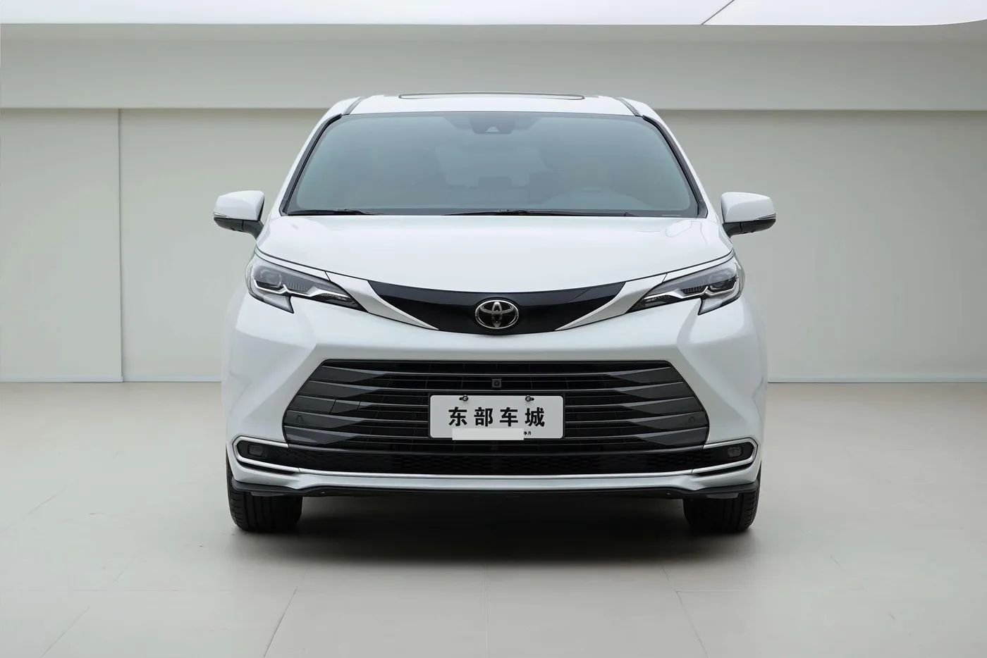 Toyota Senna, 2026 — фото 2