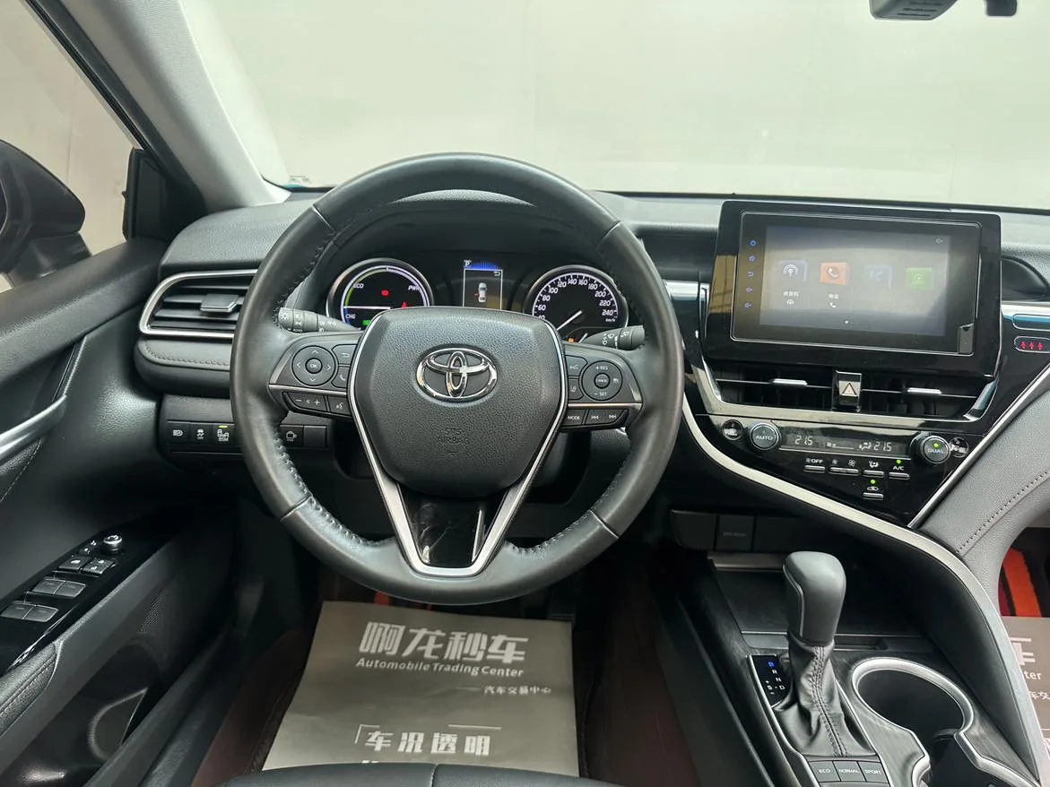 Toyota Camry, 2023 — фото 11