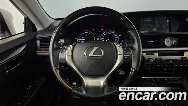 Lexus Es ES300h, 2013 — фото 13