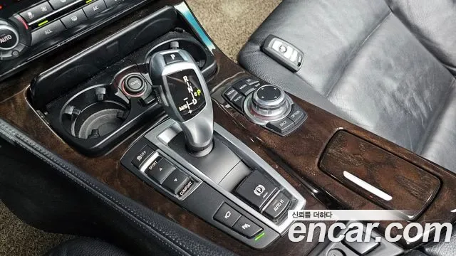 BMW 5-Series F10, 2013 — фото 9