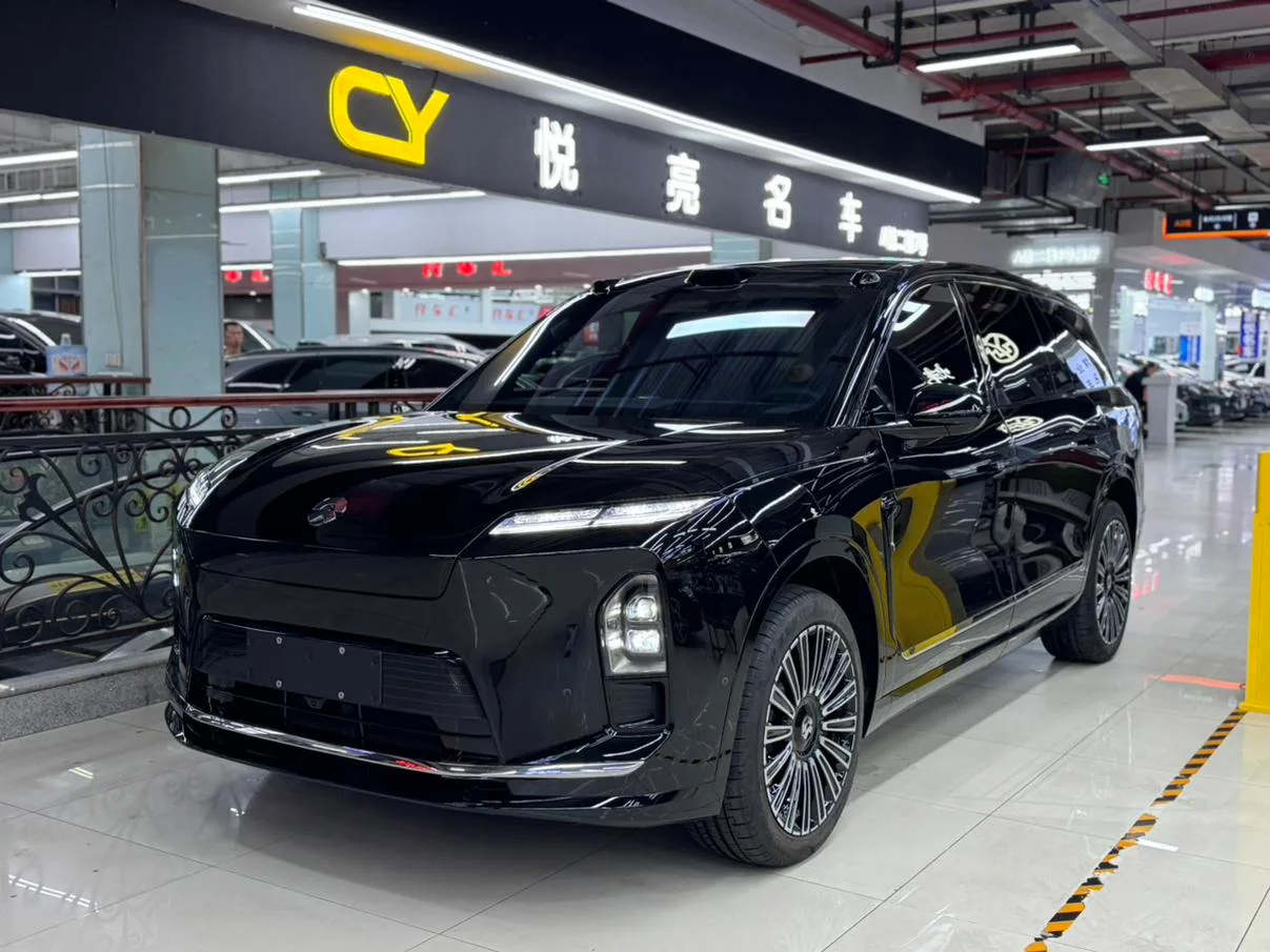 NIO ES8