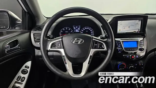 Hyundai Accent, 2012 — фото 15