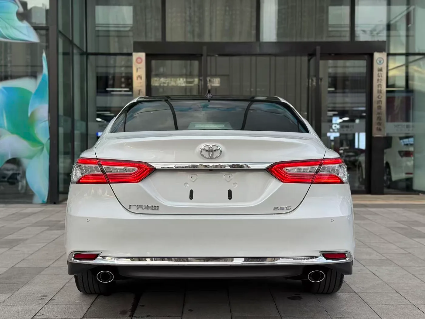 Toyota Camry, 2023 — фото 12