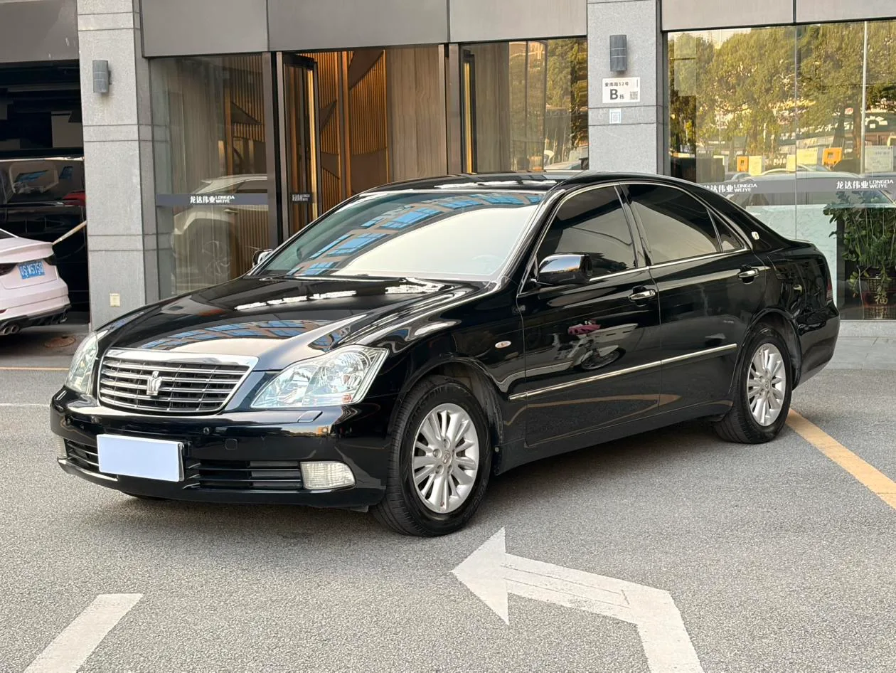 Toyota crown