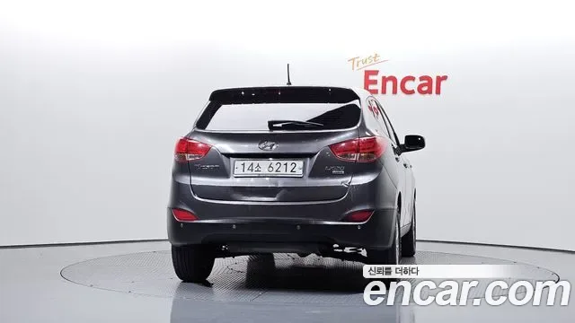 Hyundai Tucson ix, 2010 — фото 4