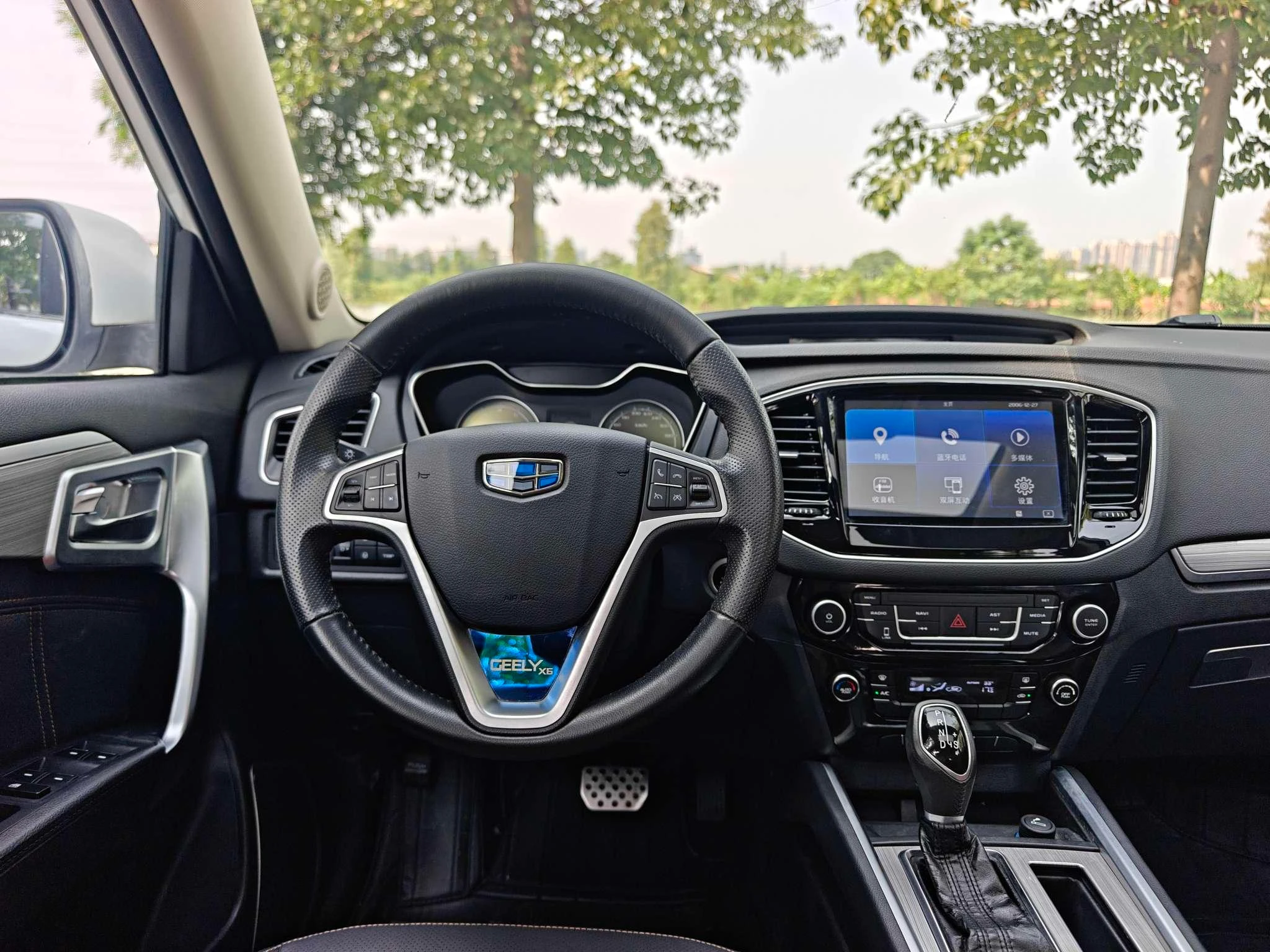 Geely Vision X6, 2016 — фото 11