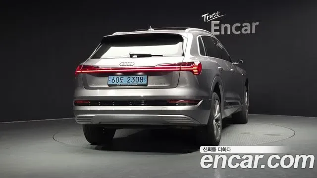 Audi E-Tron, 2020 — фото 3