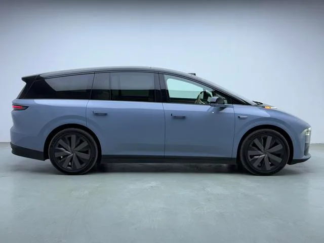 Li Auto ideal i8, 2025 — фото 8