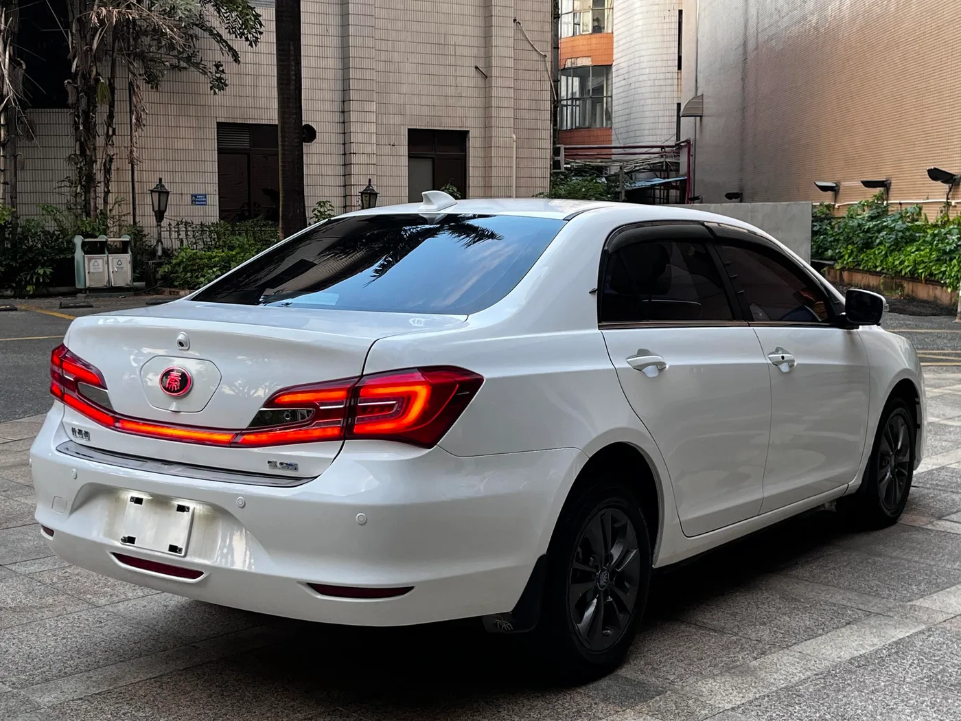BYD Qin DM, 2017 — фото 21