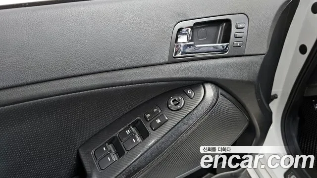 Kia K5 Hybrid, 2013 — фото 19
