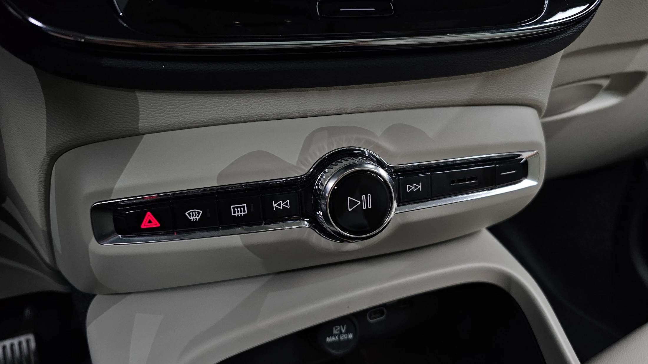 Volvo Xc40, 2025 — фото 20