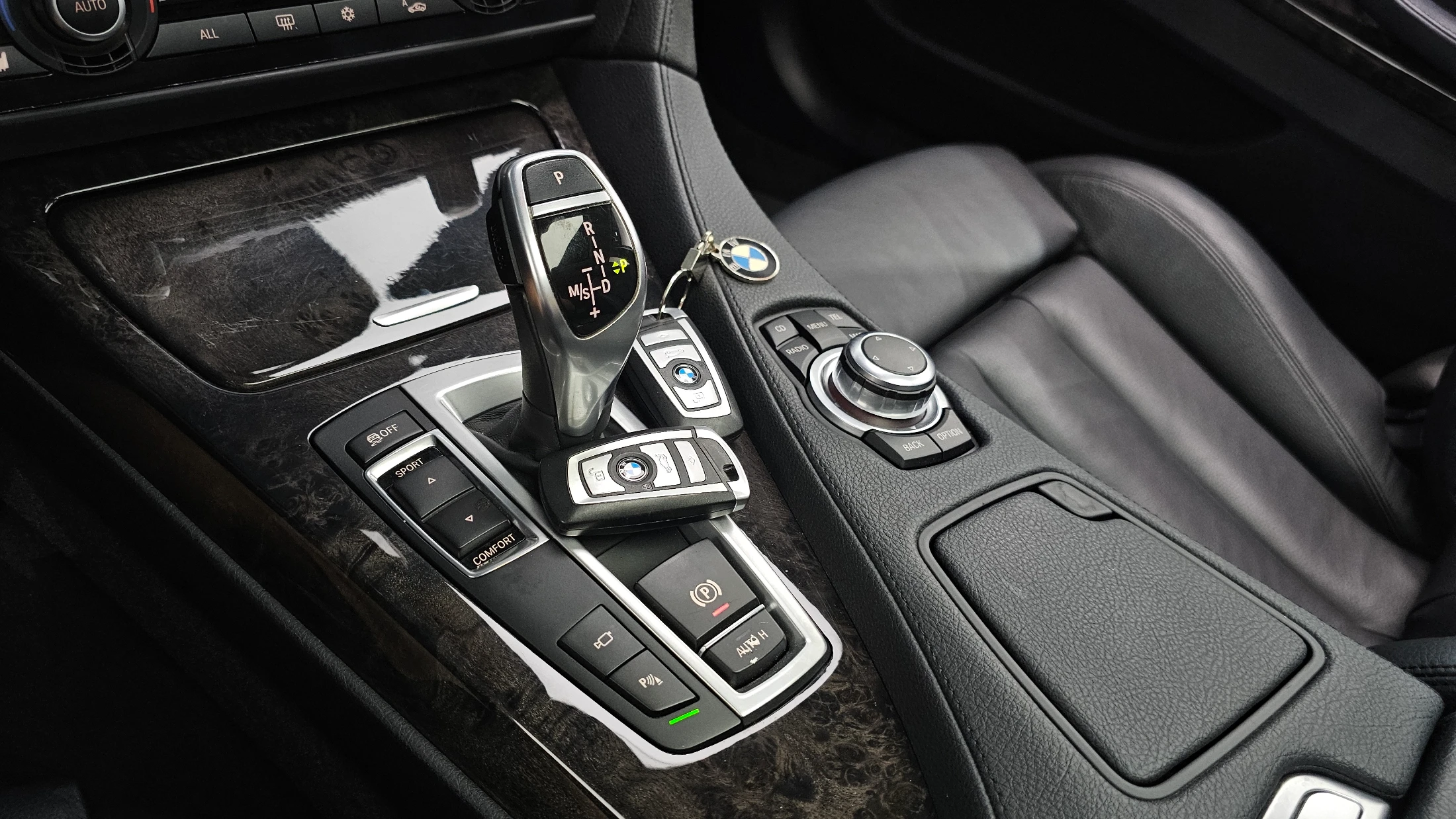 BMW 6-Series F12, 2012 — фото 9