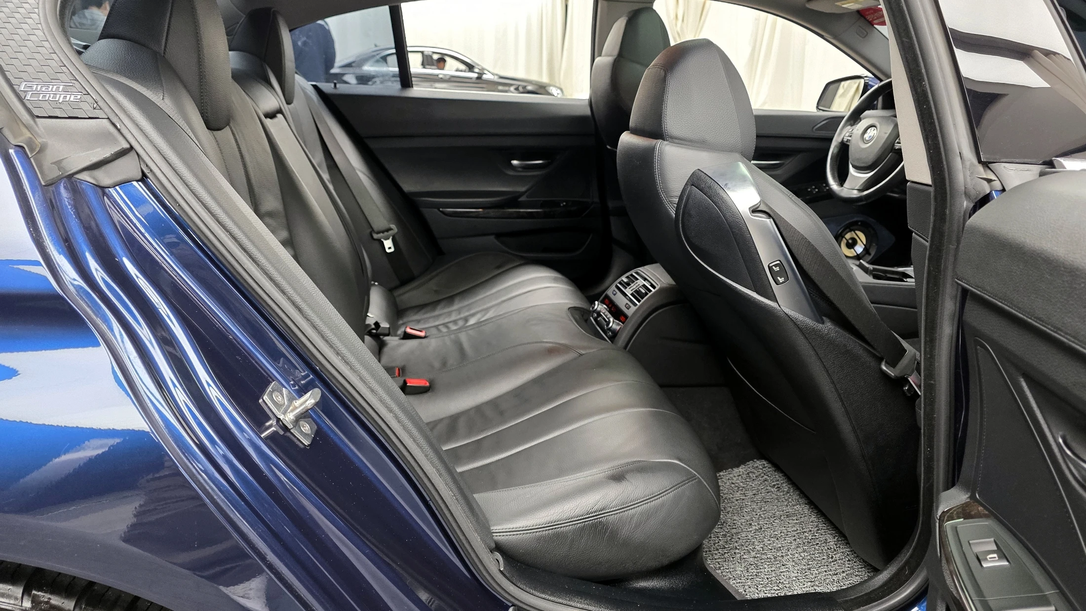 BMW 6-Series F12, 2012 — фото 12