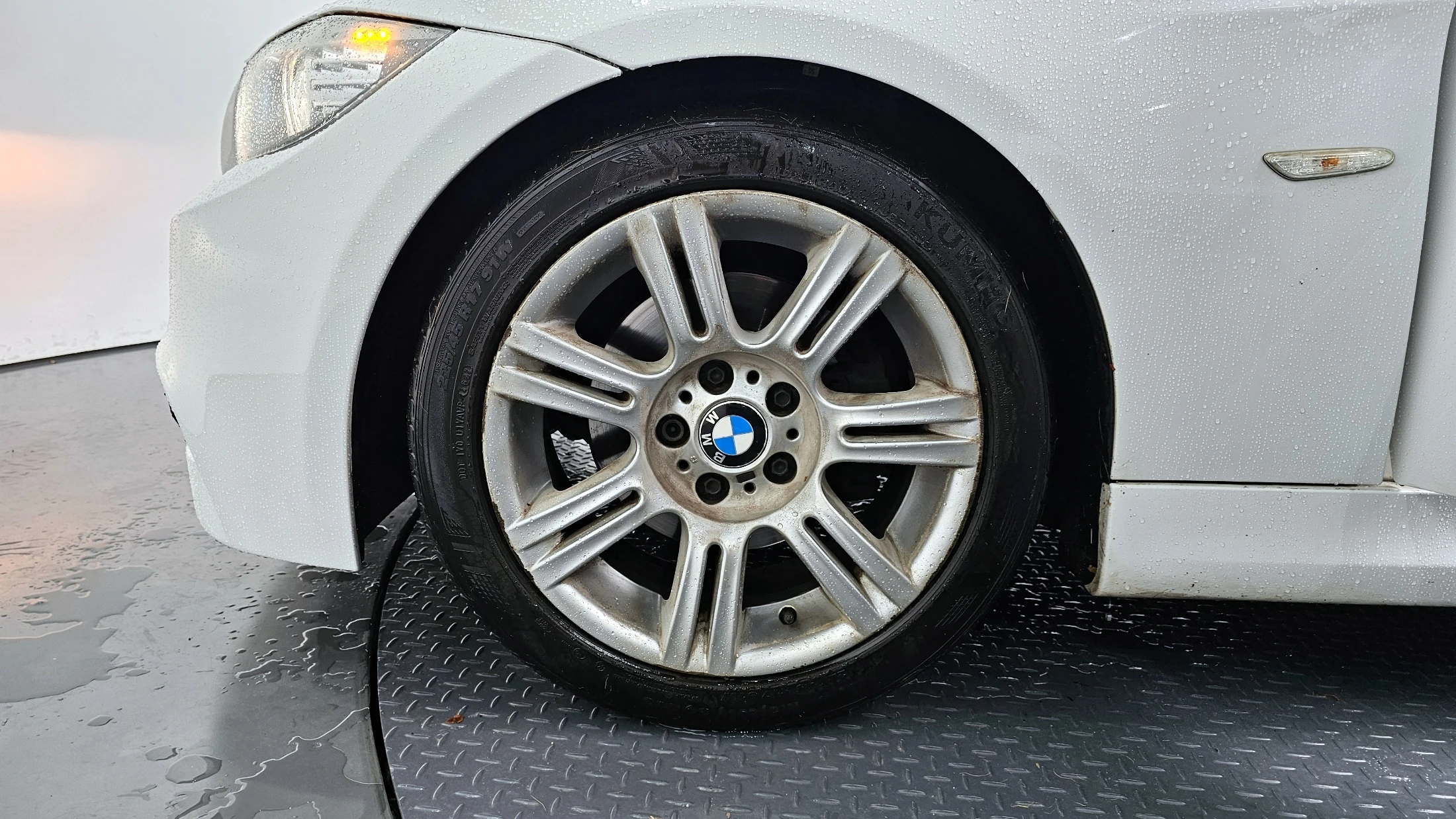 BMW 3-Series E90, 2011 — фото 5