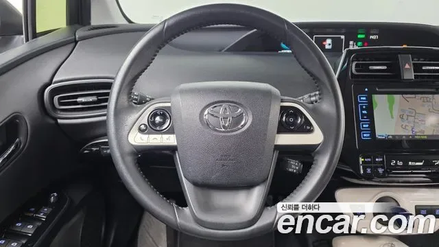 Toyota Prius, 2016 — фото 13