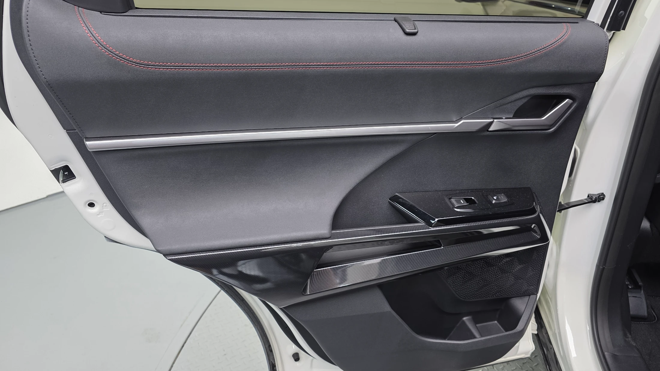 KG_Mobility_Ssangyong Actyon Activian, 2025 — фото 25