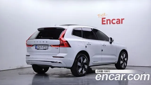 Volvo Xc60, 2025 — фото 2