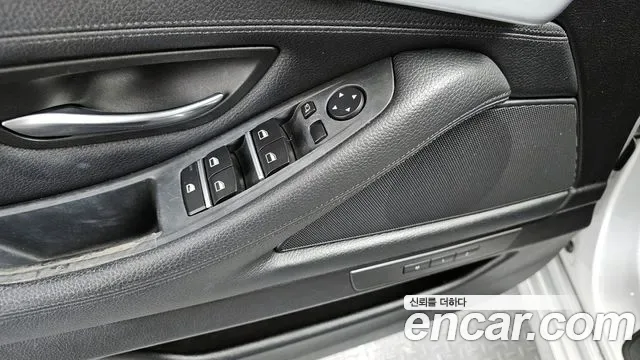 BMW 5-Series F10, 2010 — фото 18