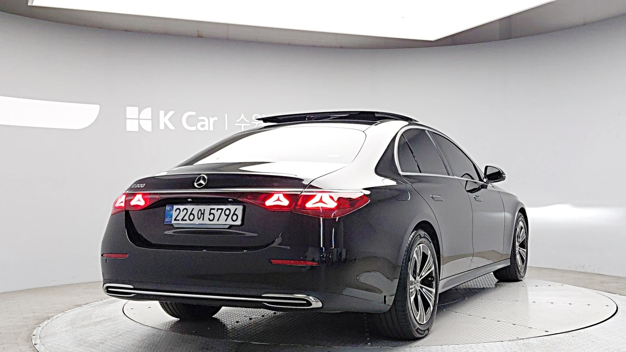 Mercedes-Benz E-Class W214, 2025 — фото 2