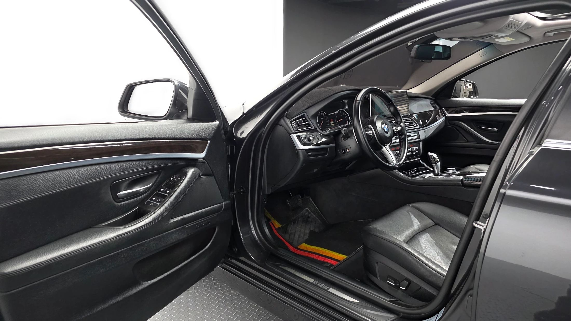BMW 5-Series F10, 2013 — фото 10