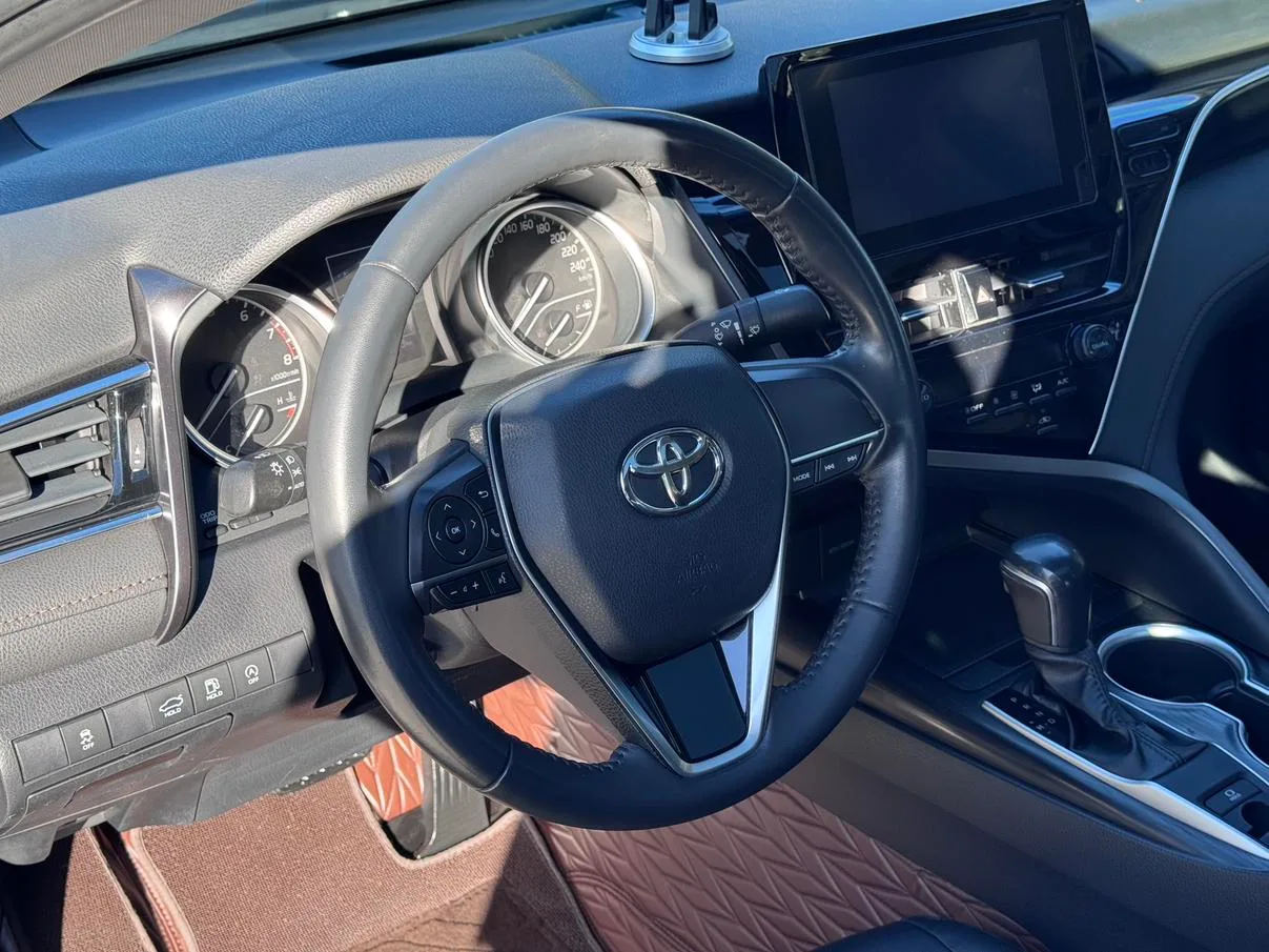 Toyota Camry, 2023 — фото 8