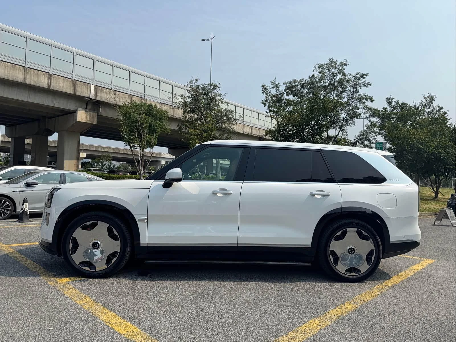 ZEEKR 9X, 2025 — фото 6