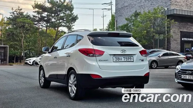 Hyundai Tucson ix, 2010 — фото 4