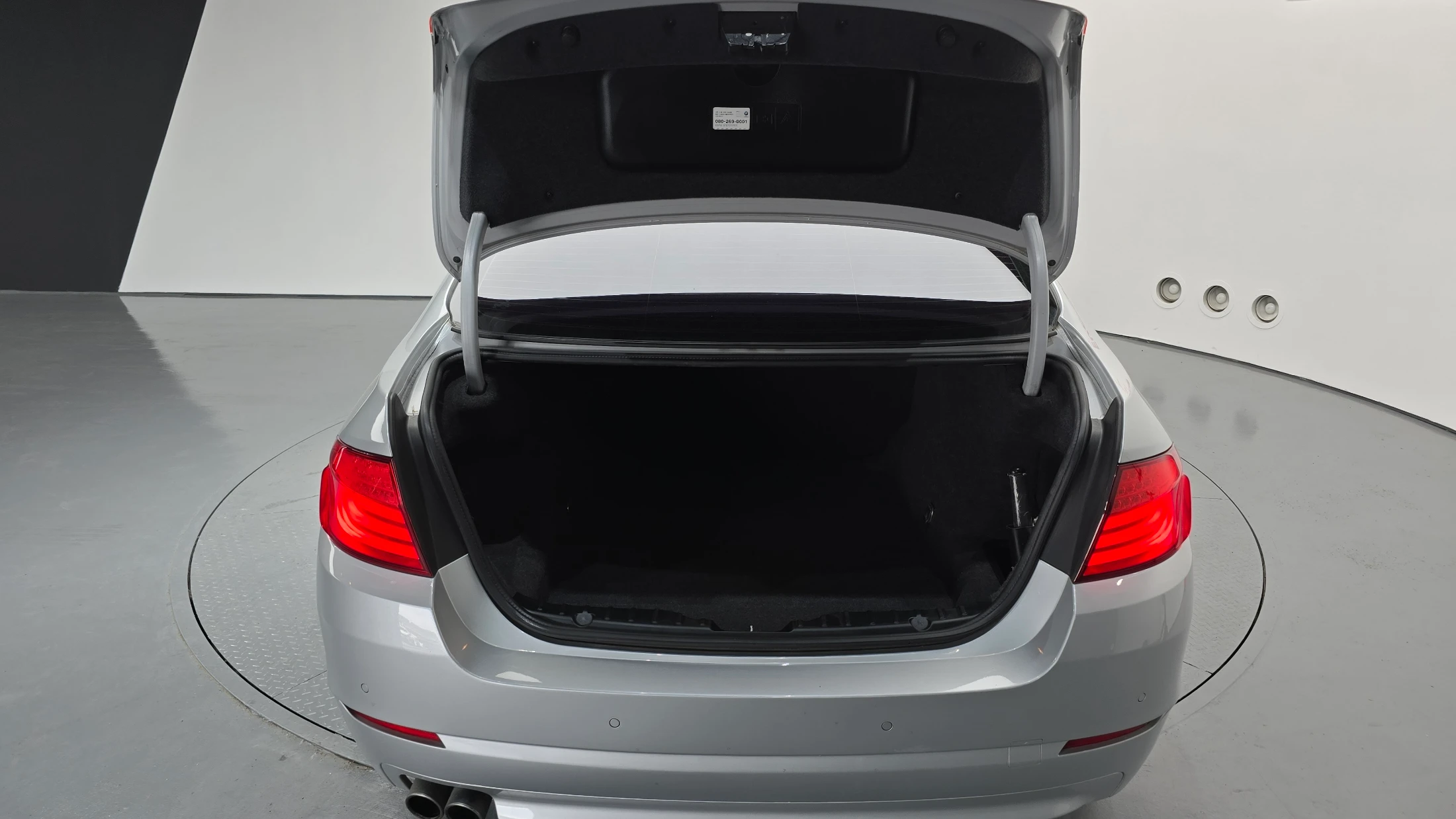 BMW 5-Series F10, 2013 — фото 20