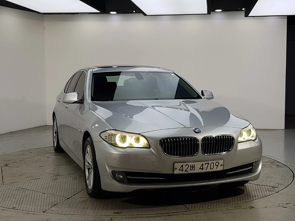 BMW 5-Series F10, 2011 — фото 2