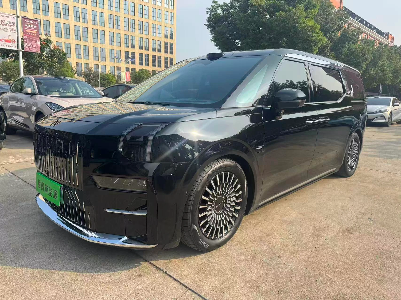 ZEEKR 009