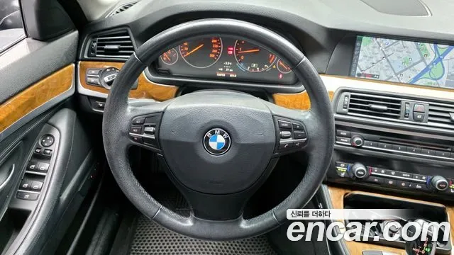 BMW 5-Series F10, 2010 — фото 13