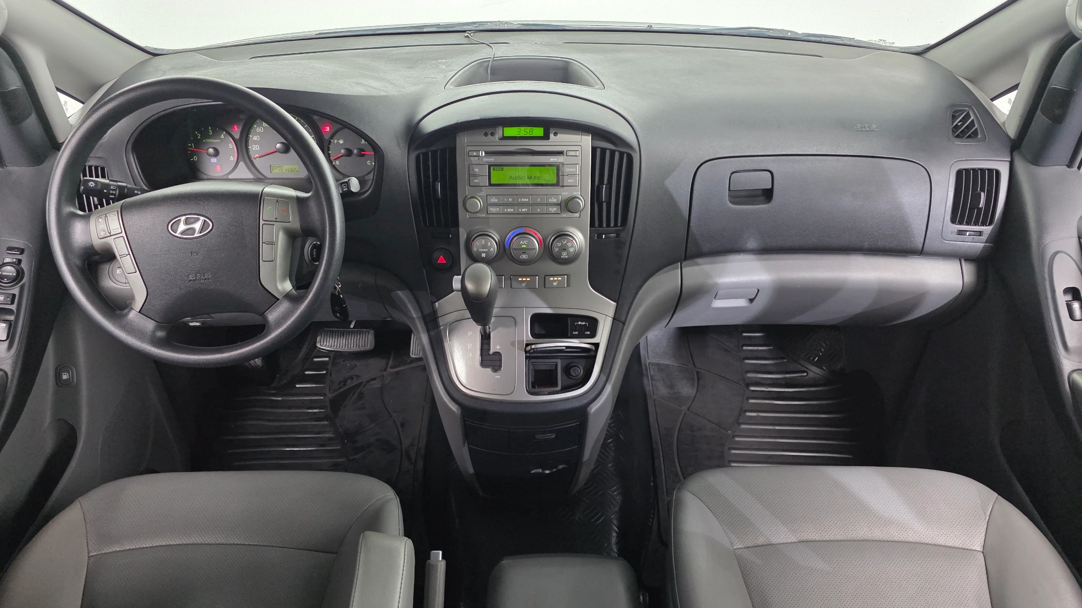 Hyundai Starex Grand Starex, 2012 — фото 7