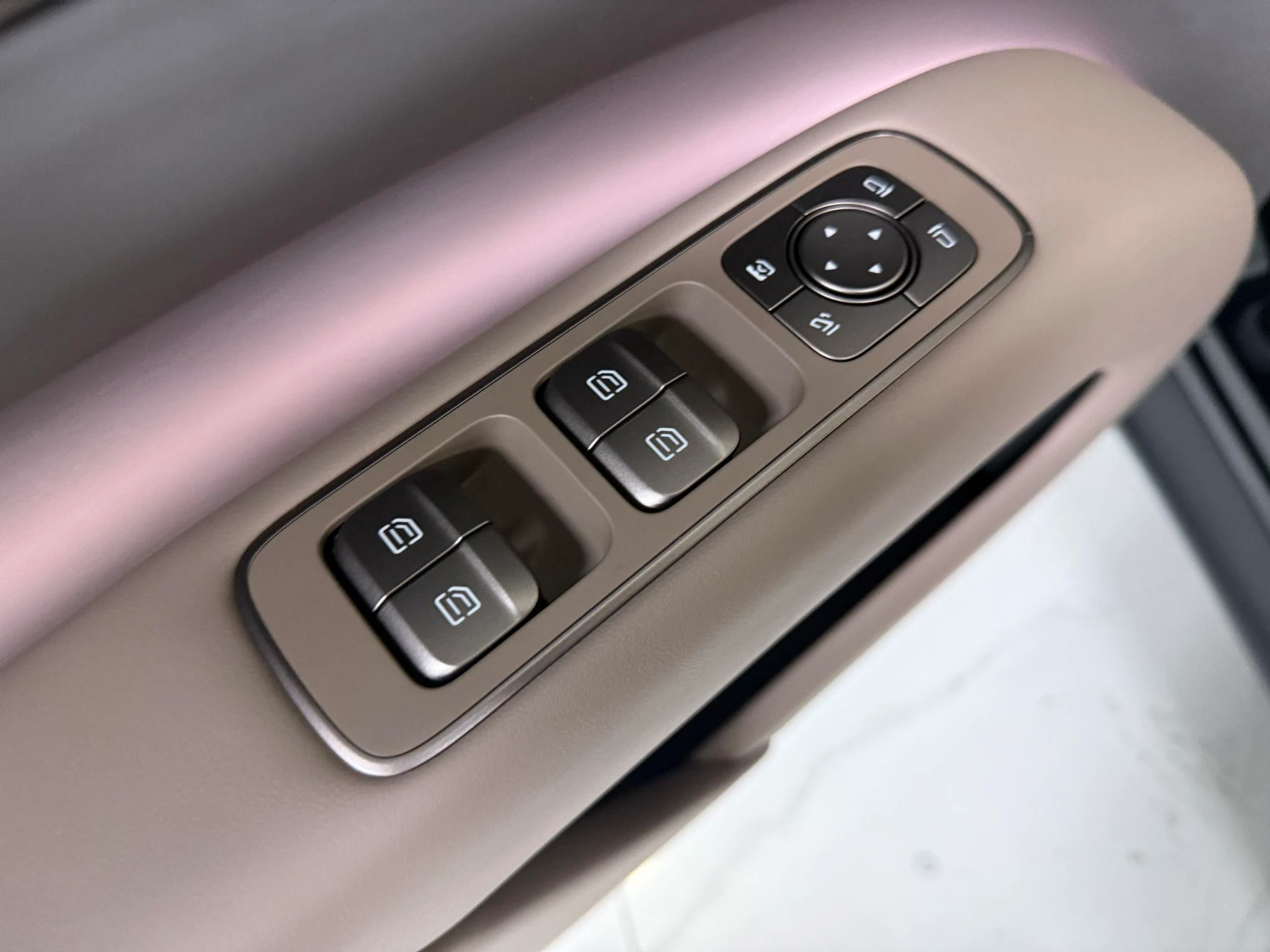 Li Auto ideal i8, 2025 — фото 9