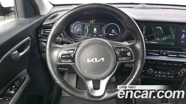 Kia Niro Plus, 2022 — фото 13