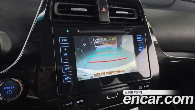 Toyota Prius, 2016 — фото 15