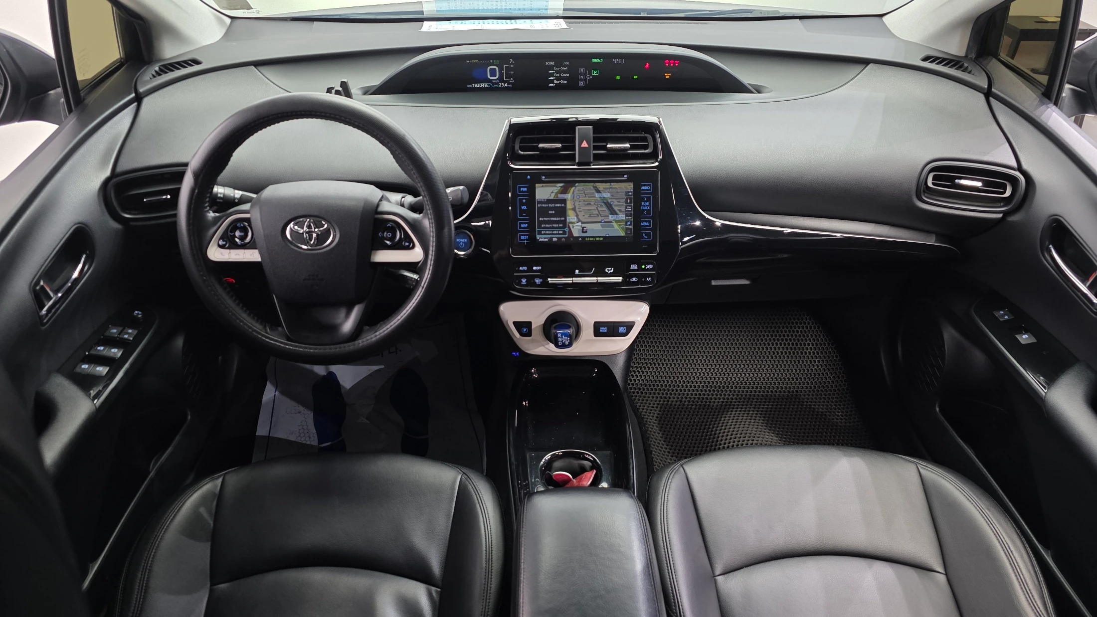 Toyota Prius, 2018 — фото 7
