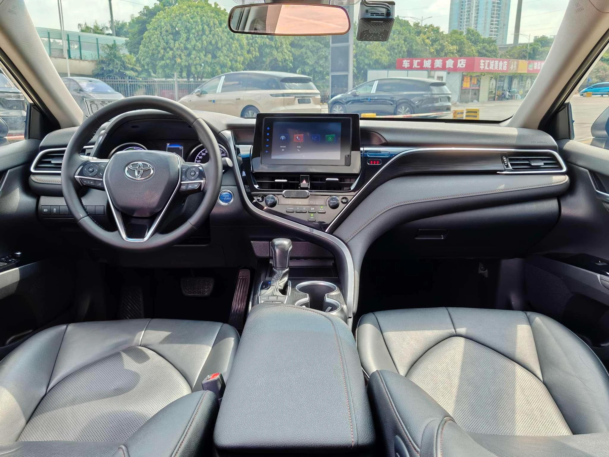 Toyota Camry, 2023 — фото 22