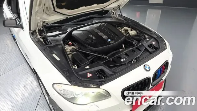 BMW 5-Series F10, 2011 — фото 6