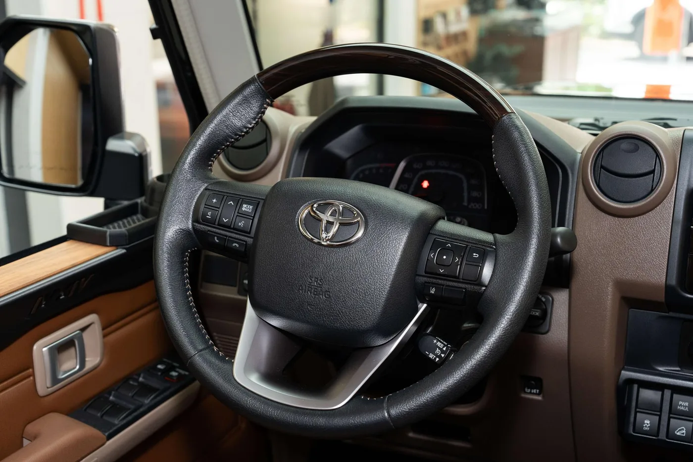 Toyota Land Cruiser (imported), 2025 — фото 11