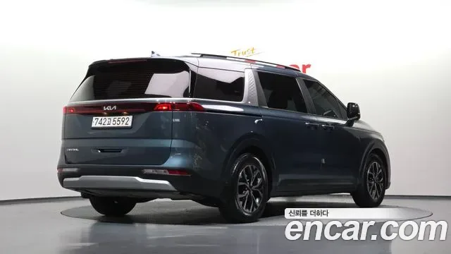 Kia Canival Carnival, 2022 — фото 2