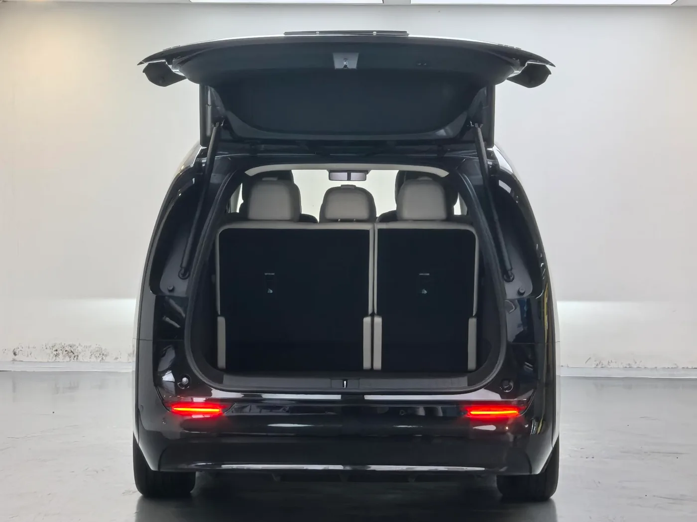 Li Auto Ideal MEGA, 2025 — фото 15
