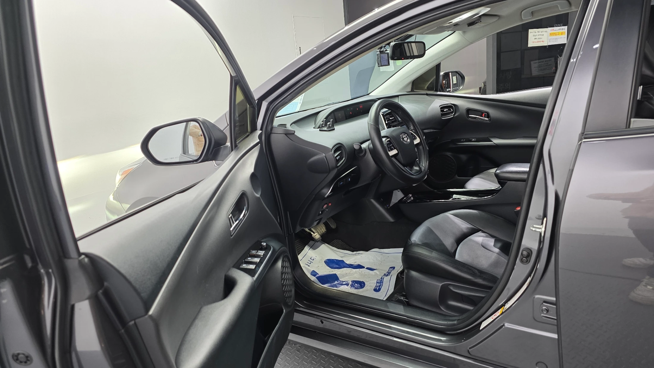 Toyota Prius, 2018 — фото 10