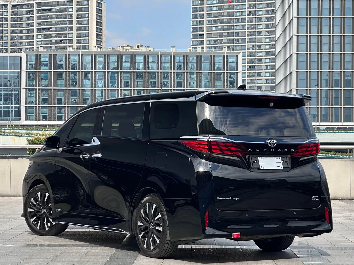 Toyota Elfa, 2025 — фото 18